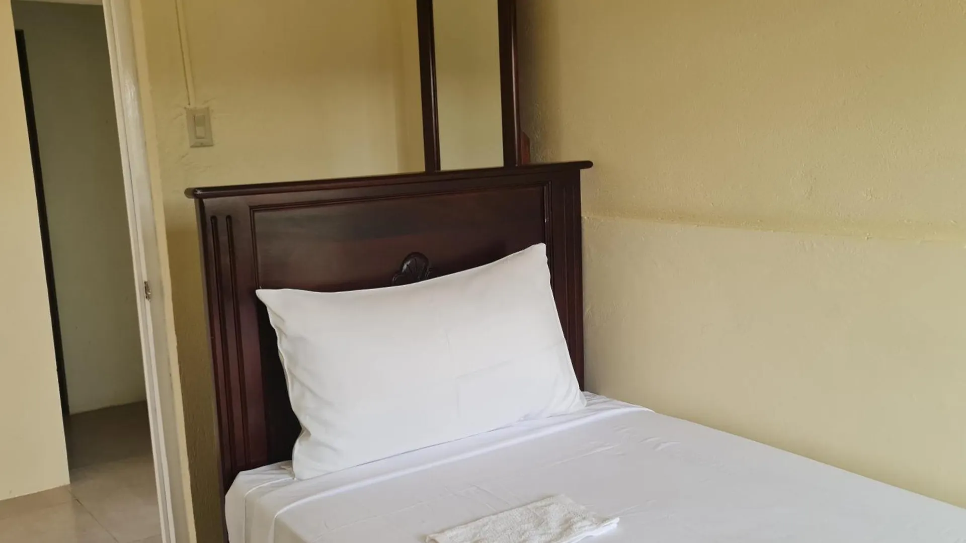بيت ضيافة Paradise Place Grande Single Roof Top Room Brissett Run