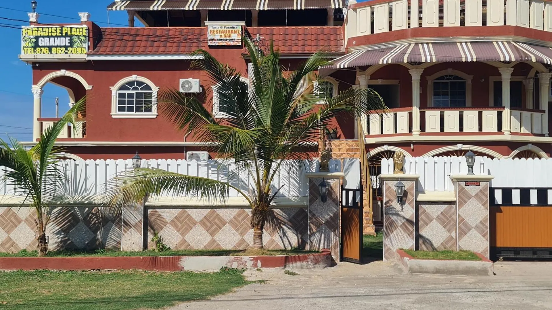 Paradise Place Grande Single Roof Top Room Brissett Run بيت ضيافة